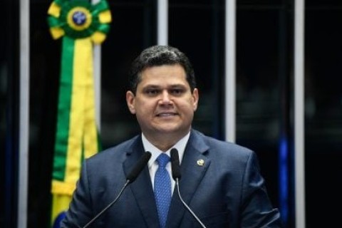 Alcolumbre vai apresentar proposta para limitar contestação de decisão do Legislativo